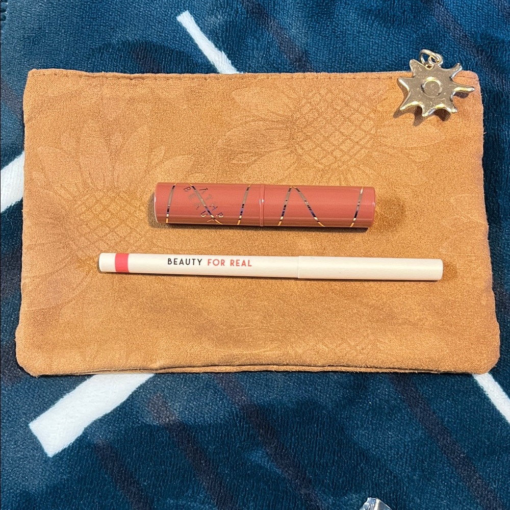 Lip set